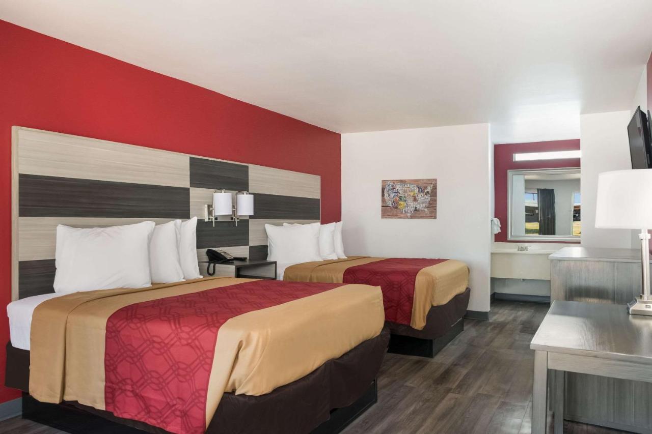 Econo Hotel